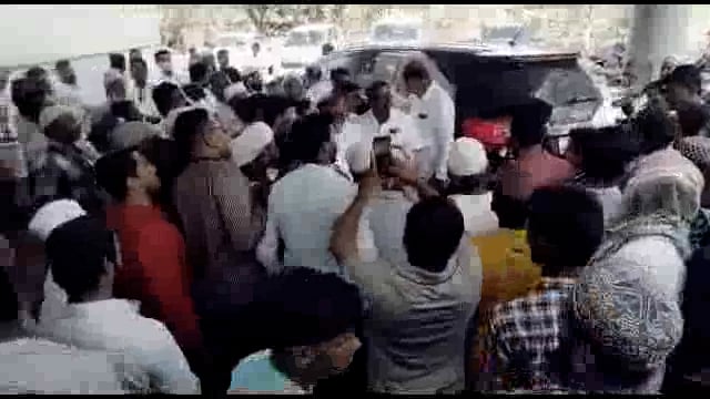 हज यात्रेच्या भाविकांसाठी रेल्वेला वाढीव बोगी जोडावी,जनपरिवर्तन मित्रमंडळाची राज्यमंत्री संजय बनसोडे यांच्याकडे मागणी