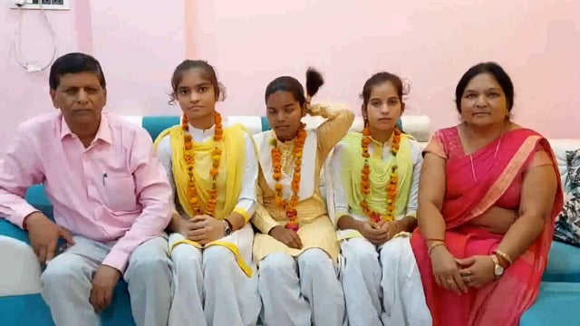 सीतापुर में यूपी बोर्ड इंटरमीडिएट की परीक्षा में महमूदाबाद की 3 बेटियों ने किया जिला टॉप प्रथम द्वितीय तृतीय स्थान मिला