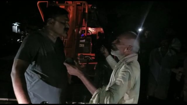 कमंगलपुर के पास बीती देर रात हाइड्रा ने ठेले वालों को कुचला,ठेले वाले की हुई दर्दनाक मौत,ग्रामीणों ने किया चक्का जाम