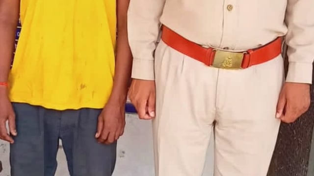 एसपी कौशांबी हेमराज मीणा के निर्देश पर एसआई परमानंद यादव ने मुखबिर की सूचना पर 1 नफर वारंटी अभियुक्त को किया गिरफ्तार