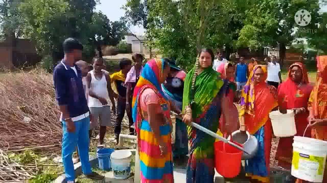 सलैया हरिजन टोला गांव के सभी सरकारी चापाकल बरसों से खराब खरीद कर पानी पीने को विवाह है ग्रामीण