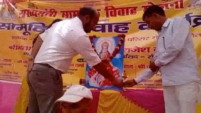 मुख्यमंत्री सामूहिक विवाह योजना के तहत महोली में 36 जोड़ों का हुआ सामूहिक विवाह...
