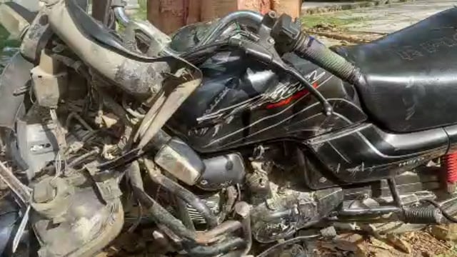 नवाबगंज के कोल्ड स्टोर चौराहे पर बलीपुर निवासी युवक की दूसरे मोटरसाइकिल से हुई जोरदार टक्कर व्यक्ति हुए चोटिल