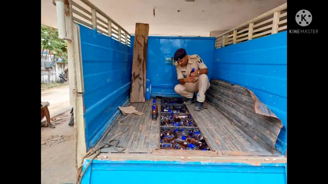 उत्पाद टीम ने गुप्त सूचना पर खाली पिकअप के तहखाने से 608 बोतल विदेशी शराब जप्त कर दो लोगों को किया गिरफ्तार