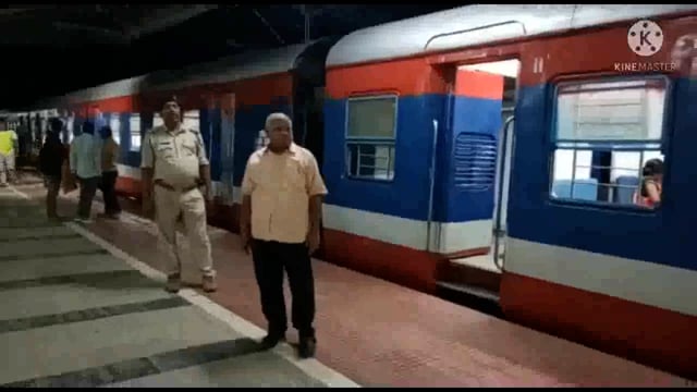 अग्नीपथ योजना के विरोध में हो रहे प्रदर्शन को लेकर डीएम एवं एसपी ने पदाधिकारियों के साथ की वर्चुअल बैठक