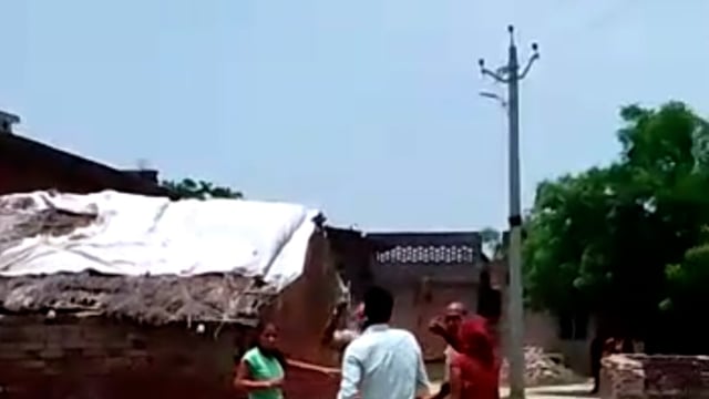 बईसनपुरुवा मैं जमीन विवाद का वीडियो वायरल होने के बाद पुलिस ने 4 लोगों पर मामला किया दर्ज जांच शुरू