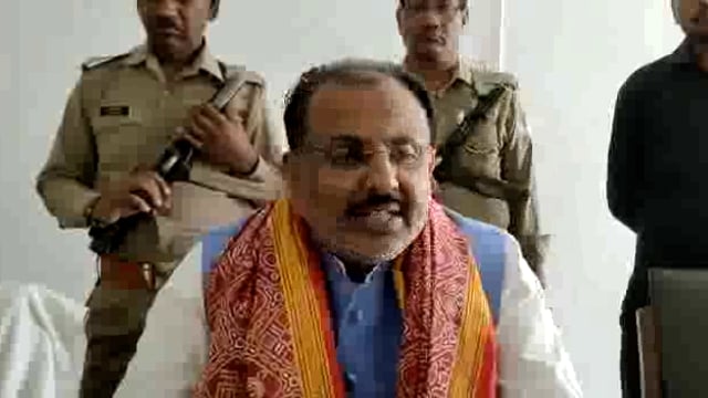 मिर्जापुर श्रम एवं सेवायोजन राजमंत्री ने कहा अब तो पाकिस्तानी लड़कियां भी हिंदुस्तानी लड़को से शादी करना चाहती हैं