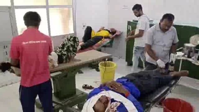 महोबा: सड़क हादसे में बाइक सवार 2 युवतियों सहित 3 घायल