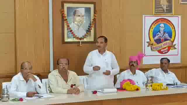 आटपाडी मध्ये डॉक्टर शंकरराव खरात यांच्या साहित्याचा जागर  स्मारक उभारण्यासाठी माजी आमदार राजेंद्र देशमुख



