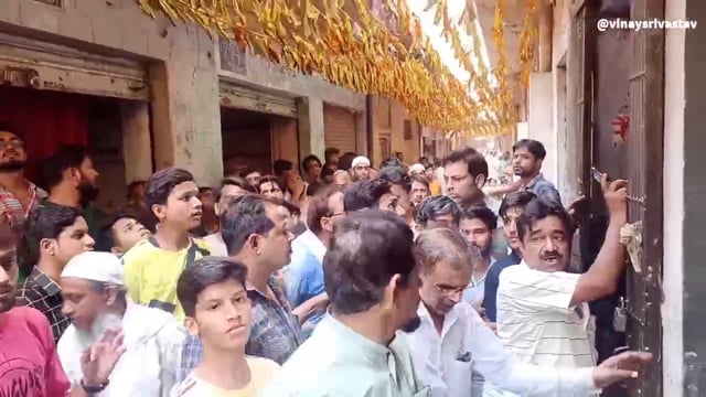 शॉर्ट सर्किट की वजह से लगी भीषण आग, लाइव