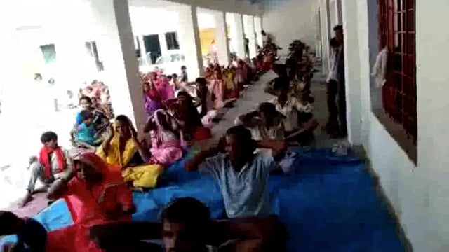 प्रधान प्रतिनिधि ने ग्राम पंचायत वासियों को सिखाया योग , दिए कई अहम निर्देश 