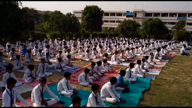सिरदला के बीपीएम स्कूल शाहपुर में बच्चों को कराया गया योगाभ्यास