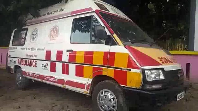 लहरपुर में एम्बुलेंस के ई एम टी की सूझबूझ के चलते एंबुलेंस में ही प्रसव पीड़िता का सुरक्षित कराया गया प्रसव