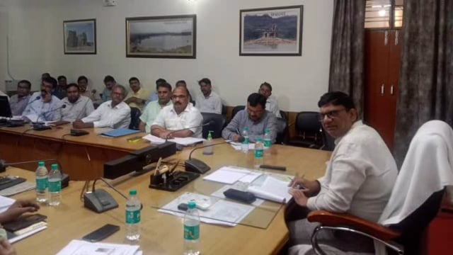 महोबा: डीएम की अध्यक्षता में कर करेत्तर व राजस्व कार्यों की समीक्षा बैठक सम्पन्न