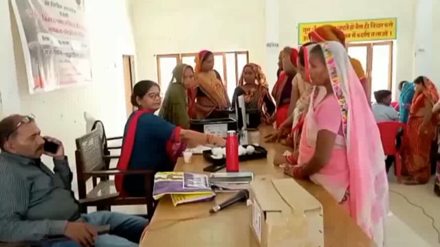 महोली ब्लॉक सभागार में
जल शक्ति मिशन के तहत उजाला वेलफेयर सोसाइटी ने महिलाओं को दी जानकारी...