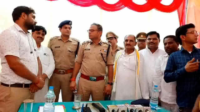 अपर पुलिस महानिदेशक अखिल कुमार ने थाना तिलोकपुर का किया निरीक्षण थाने में लाइब्रेरी बनाए जाने की कही बात ।
