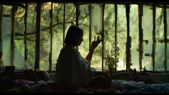 Trailer - IMMATERIAL GIRL (UMA RAPARIGA IMATERIAL)