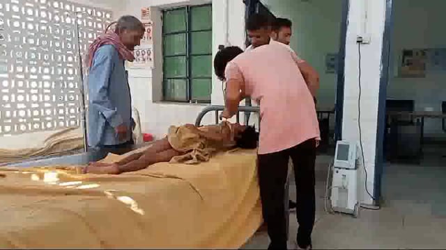 शहर के वार्ड नंबर 8 में सीढ़ियों से गिरकर एक 7 वर्षीय बच्ची हुई जख्मी रेफरल अस्पताल में जारी है प्राथमिक उपचार