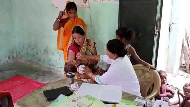 आंगनबाड़ी केंद्र-077 भर्रा में शिविर लगाकर 18 बच्चों को लगाया गया विभिन्न बीमारियों से बचाव को लेकर टीका
