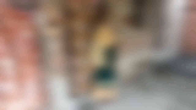 पोखर भिटवा के टोला भदाव में एक 20 वर्षीय युवती ने अपने घर के कमरे में फांसी लगाकर की आत्महत्या ।