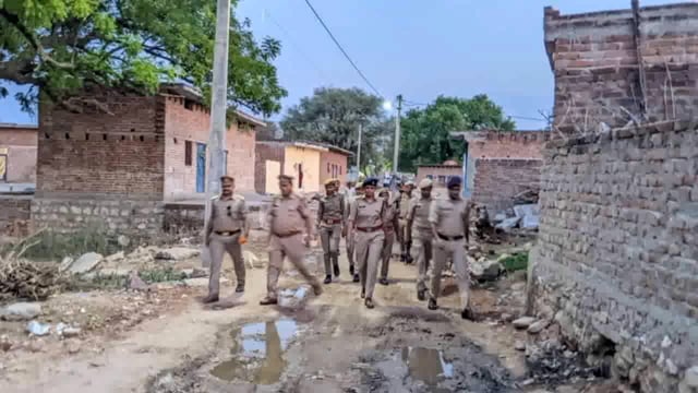 गौरहारी ग्राम  का प्रशिक्षु क्षेत्राधिकारी संगम कुमार और हर्षिता गंगवार द्वारा किया गया निरीक्षण ,दिए निर्देश