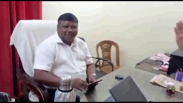 मोहल्ला संत नगर में कई दिनों से विद्युत आपूर्ति बाधित होने से नागरिक कौन है पावर हाउस का किया घेराव अधिकारियों से नोकझोक