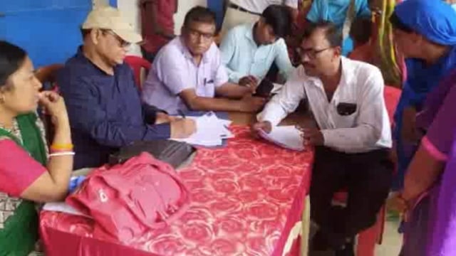 दिव्यांग बच्चों के लिए दिव्यांगता प्रमाण पत्र का प्रमाणीकरण के लिए प्रखंड संसाधन केंद्र फलका में शिविर का आयोजन किया गया