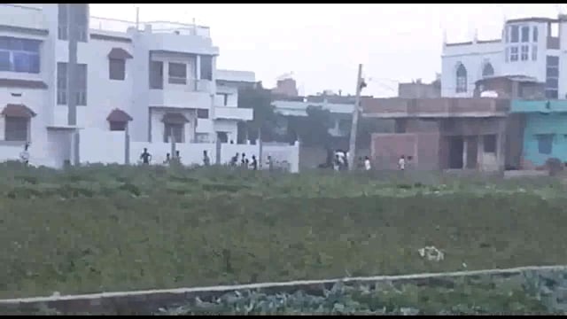 नालन्दा: खासगंज मोहल्ले में देर शाम ताड़ी पीने के विवाद को लेकर दो गुट आपस मे भिड़ गए।