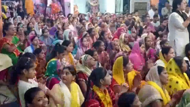 सम्भल: वृंदावन से पधारे आचार्य अनंतदास ने किया श्रीमद् भागवत कथा का गुणगान 