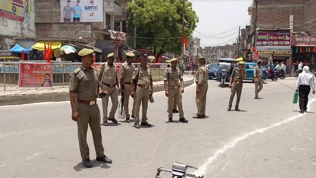 मंझनपुर के जामा मस्जिद में जुमे की नमाज अदा की गई