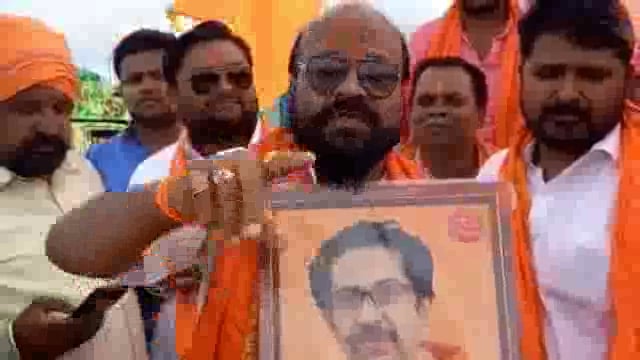 बंडखोर आमदारांच्या विरोधात शिवसैनिक आक्रमक,परत येण्याची केली विनंती,तालुका संघटक श्रीमंत सोनाळे