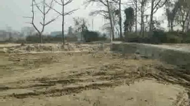 जिले में कटान स्थलों पर बचाव कार्य नहीं बाढ़ आई तो मचेगी तबाही ।