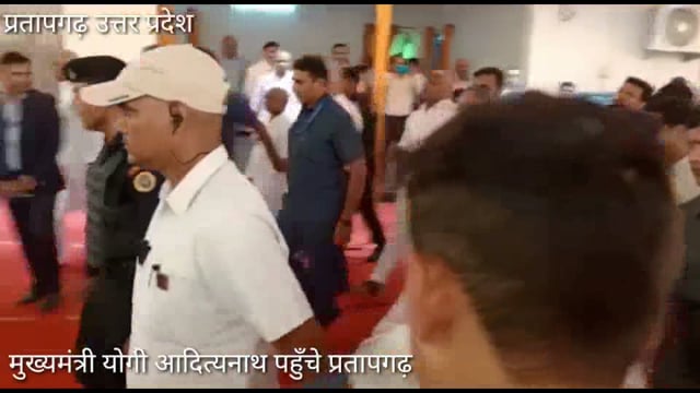 मुख्यमंत्री योगी आदित्यनाथ पहुंचे पूर्व जलशक्ति मंत्री डॉ महेंद्र सिंह के आवास, माता के निधन पर व्यक्त किया शोक संवेदना