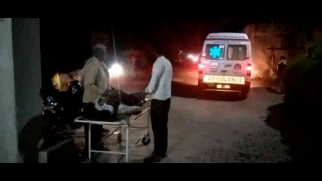 मखदुमपुर गांव के समीप बाइक हुई ब्रेकर पर स्लिप बाइक सवार हुआ गंभीर रूप से घायल जिला अस्पताल किया रेफर