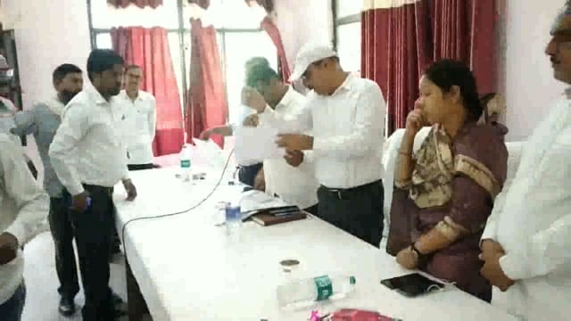 चार गांव के 20 ग्रामीणों को विधायक व एसडीएम ने बांटी घरौनी