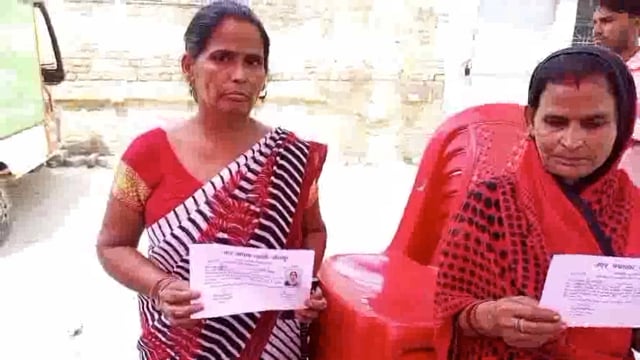 एसडीएम महोली पूनम भास्कर ने आसरा आवास के 39 पात्र व्यक्तियों को सौंपे आवंटन प्रपत्र...