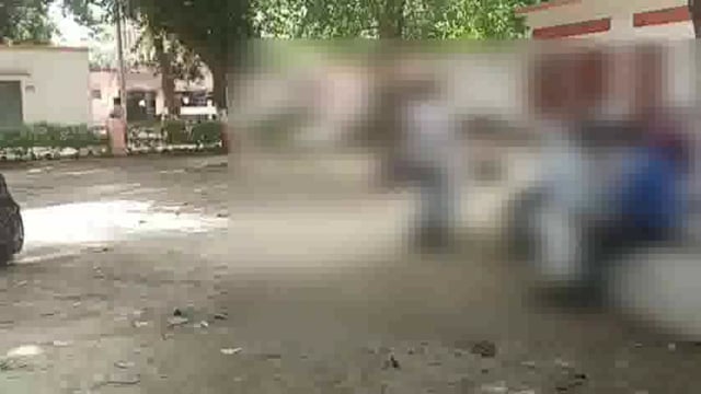 पीड़ित पिता ने त्रिलोकपुर थाने में तहरीर देकर युवक की हत्या कर शव फेंक देने का लगाया आरोप ।