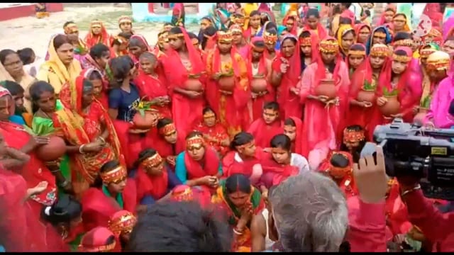 कलश शोभायात्रा के साथ मां काली भगवती मंदिर का हुआ पुनर्स्थापना,सिमरिया गांव सहित कई गांवो की श्रद्धालुओं की लगी लंबी भीड