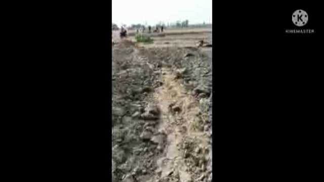 मनरेगा कार्यों में बाहरी मजदूरों से करवाया जा रहा कार्य व खतौनी की जमीन में हो रहे सड़क निर्माण की हुई शिकायत।।