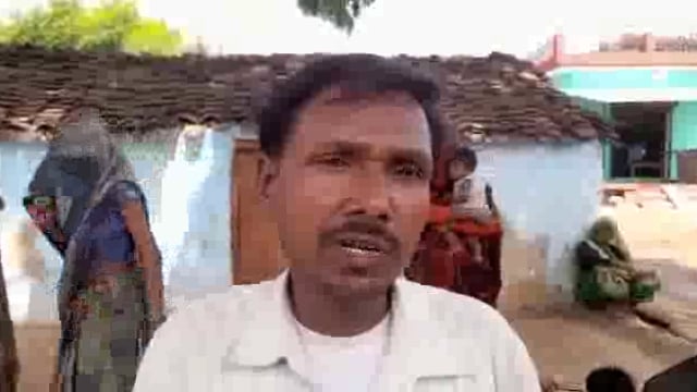 ट्रैक्टर से तोड़ी घर की दीवाल किसी दूसरे मकान की रजिस्ट्री के बाद अलग मकान पर जमाना चाहता था कब्जा 

