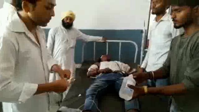 हैदरगढ़ क्षेत्र में दिखा तेज रफ्तार का कहर पिकअप की टक्कर से दो बाइक सवार गंभीर रूप से हुए घायल, एक ट्रामा सेंटर रेफर