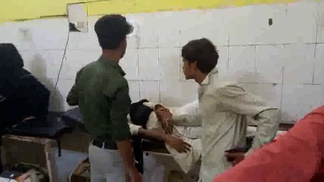 आट में शौहर से झगड़े के बाद वालिद ने भी छोड़ा महिला का साथ तो उसने खाया जहर