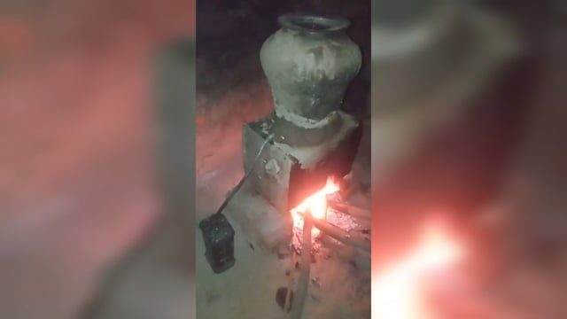 जनपद बहराइच में खुलेआम अवैध दारू बनाई जा रही है तहसील मिहीपुरवा ग्राम पंचायत गुलरा में खुलेआम बना रहे हैं कच्ची शराब 