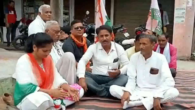 कांग्रेसियो ने अग्निपथ योजना के विरोध में सत्याग्रह आंदोलन प्रारंभ किया 