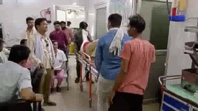 सड़क हादसे में ऑटो सवार युवक गम्भीर रूप से घायल