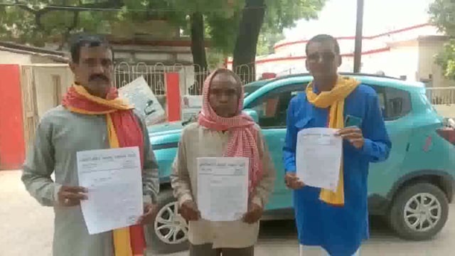 मिर्ज़ापुर : प्रगतिशील मानव समाज पार्टी बैनर तले कंतित वार्ड के लोगों ने विभिन्न समस्याओं को लेकर डीएम को सौंपा ज्ञापन