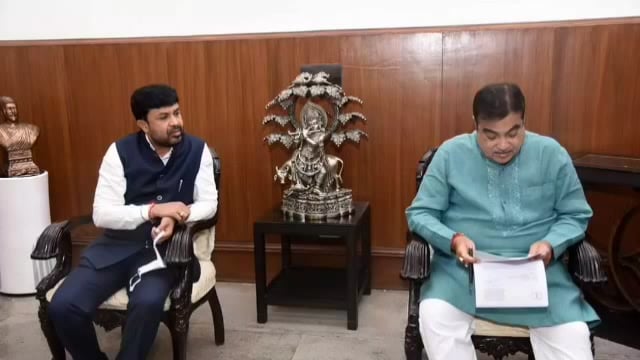 शहरालगतच्या रिंग रोड साठी 140 कोटीची निधी मंजूर,राज्यमंत्री संजय बनसोडे यांच्या प्रयत्नाला यश