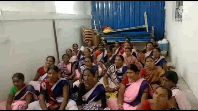 जनसंख्या स्थिरीकरण पखवाड़ा को लेकर आशा कार्यकर्ताओं की फुल्लीडुमर अस्पताल में हुई बैठक