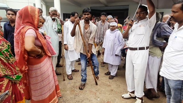 नागरिक संघर्ष समिति के अध्यक्ष अंगद ठाकुर वृद्धा पेंशन को लेकर मनिहारी प्रखंड में किया धरना प्रदर्शन                    