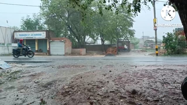 मानसून का आगा हो गया है जिले के प्रखंड में तेज हवा के साथ बारिश अच्छी हुई